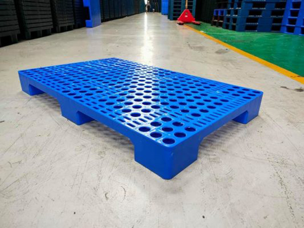 Pallet nhựa